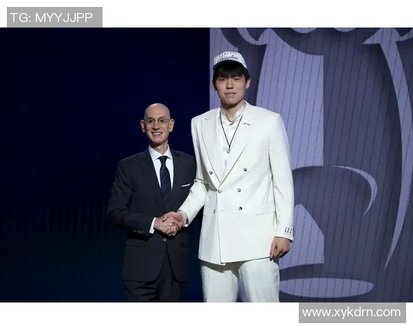 2025年NBA现役前十球员排名大揭秘 谁才是真正的联盟顶尖巨星 2025年NBA现役前十球员排名大揭秘 谁才是真正的联盟顶尖巨星