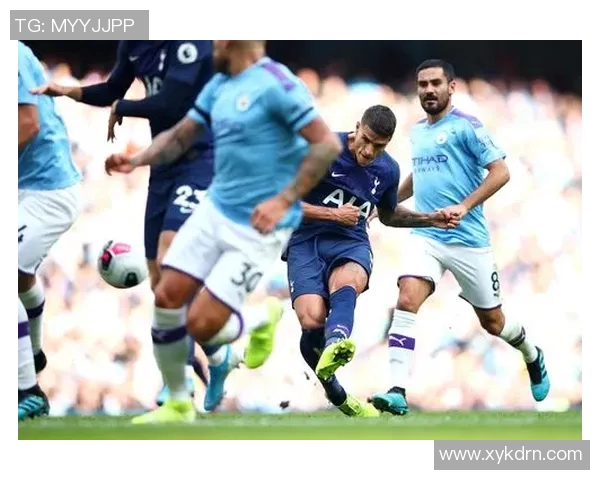 英超温情瞬间定格镜头回顾球场这一幕令无数球迷热泪盈眶