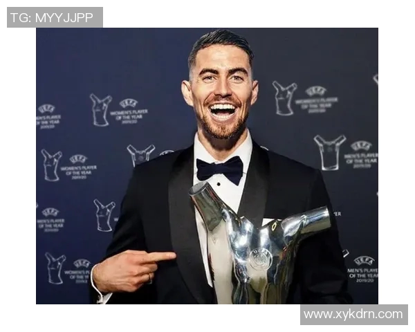 AC米兰球员荣膺月度最佳展现无可争议实力赢得实至名归掌声